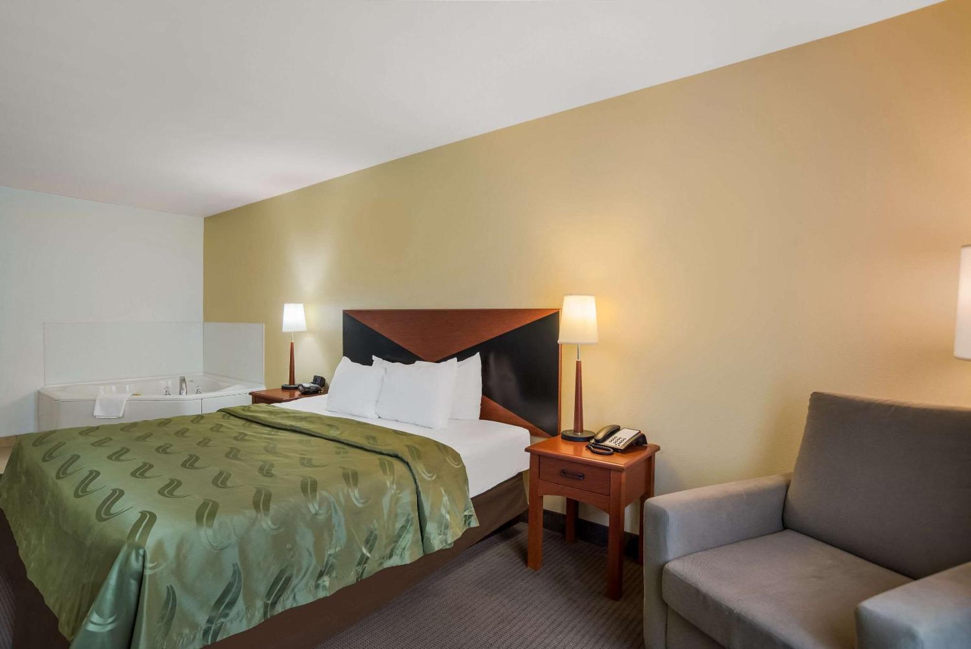 Quality Inn & Suites Chambersburg Dış mekan fotoğraf